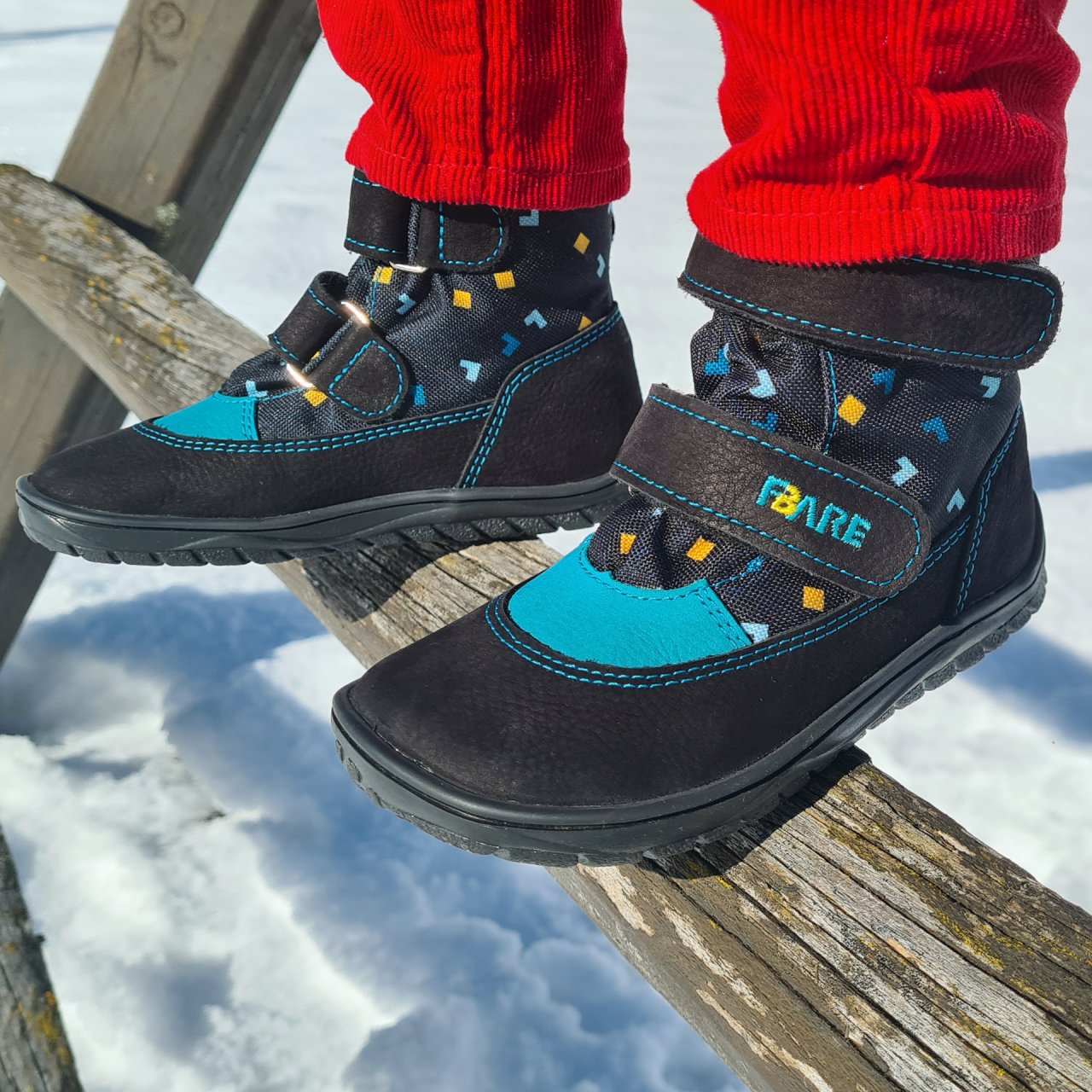 BOTAS IMPERMEABLES DE INVIERNO MOTIVOS GEOMÉTRICOS